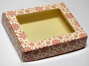 Коробка подарункова з віконечком "Сніжинки червоні", 19,2 см*14,8 см*3,8 см